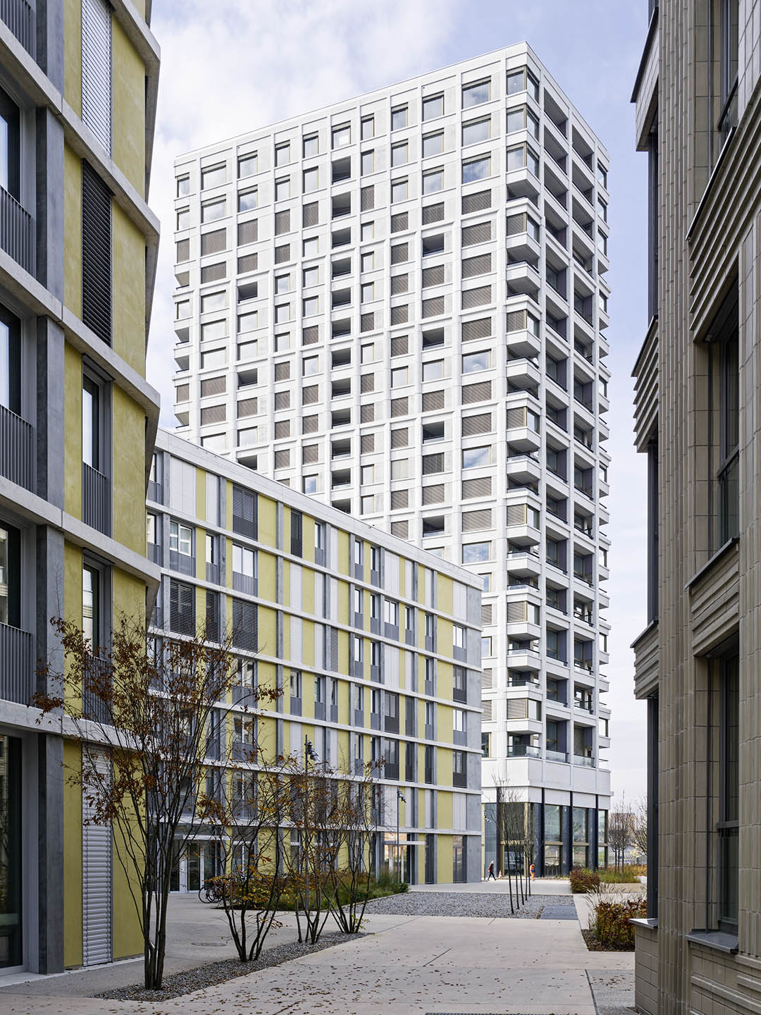 haratori_034_Wohnhochhaus Zölly_02_Aussen.jpg